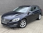 Volvo V60 1.5 T3 Momentum | Navigatie | Stoelverwarming | Automaat | Climate Control