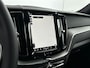 Volvo XC60 T6 Recharge Plus Dark | 19" Allseason | Sportstoelen | Trekhaak | Full LED | Elektrisch verstelbare stoelen | Panoramadak | Adaptieve cruise | BLIS | Stoel/stuur/achterbankverwarming | Parkeercamera