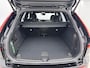 Volvo XC60 T6 Recharge Plus Dark | 19" Allseason | Sportstoelen | Trekhaak | Full LED | Elektrisch verstelbare stoelen | Panoramadak | Adaptieve cruise | BLIS | Stoel/stuur/achterbankverwarming | Parkeercamera