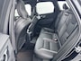 Volvo XC60 T6 Recharge Plus Dark | 19" Allseason | Sportstoelen | Trekhaak | Full LED | Elektrisch verstelbare stoelen | Panoramadak | Adaptieve cruise | BLIS | Stoel/stuur/achterbankverwarming | Parkeercamera