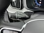 Volvo XC60 T6 Recharge Plus Dark | 19" Allseason | Sportstoelen | Trekhaak | Full LED | Elektrisch verstelbare stoelen | Panoramadak | Adaptieve cruise | BLIS | Stoel/stuur/achterbankverwarming | Parkeercamera