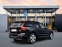 Volvo XC60 T6 Recharge Plus Dark | 19" Allseason | Sportstoelen | Trekhaak | Full LED | Elektrisch verstelbare stoelen | Panoramadak | Adaptieve cruise | BLIS | Stoel/stuur/achterbankverwarming | Parkeercamera