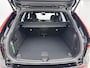 Volvo XC60 T6 Recharge Plus Dark | 19" Allseason | Sportstoelen | Trekhaak | Full LED | Elektrisch verstelbare stoelen | Panoramadak | Adaptieve cruise | BLIS | Stoel/stuur/achterbankverwarming | Parkeercamera