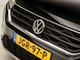 Volkswagen T-Roc 1.0 TSI Sport (APPLE CARPLAY, GROOT NAVI, CLIMATE, CAMERA, LED KOPLAMPEN, SPORTSTOELEN, ADAPTIVE CRUISE, DAB+, NIEUWSTAAT)