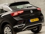 Volkswagen T-Roc 1.0 TSI Sport (APPLE CARPLAY, GROOT NAVI, CLIMATE, CAMERA, LED KOPLAMPEN, SPORTSTOELEN, ADAPTIVE CRUISE, DAB+, NIEUWSTAAT)