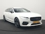 Volvo V90 T8 AWD R-Design Plug In Hybrid 394pk Dealer O.H. PHEV | Adaptive Cruise | 360 Camera | Black Optic | Alcantara Sportstoelen Memory & Verwarmd | Apple Carplay | Keyless | Blis | Virtual | Navigatie | 19"L.M |
