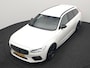 Volvo V90 T8 AWD R-Design Plug In Hybrid 394pk Dealer O.H. PHEV | Adaptive Cruise | 360 Camera | Black Optic | Alcantara Sportstoelen Memory & Verwarmd | Apple Carplay | Keyless | Blis | Virtual | Navigatie | 19"L.M |