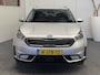 Kia Niro 1.6 GDi HYBRID EXECUTIVE LINE AUTOMAAT TREKHAAK NAVIGATIE A RIJ CAMERA STUUR EN STOELVERWARMING LEDER INT APPLE CARPLAY 18 INCH LMV ZEER MOOI !!
