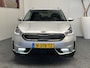 Kia Niro 1.6 GDi HYBRID EXECUTIVE LINE AUTOMAAT TREKHAAK NAVIGATIE A RIJ CAMERA STUUR EN STOELVERWARMING LEDER INT APPLE CARPLAY 18 INCH LMV ZEER MOOI !!