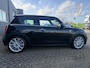 MINI Cooper Mini 1.5 Chili Business van 3de Eig met parkeersensoren en navigatie en bluetooth telefoon en airco