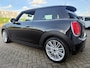 MINI Cooper Mini 1.5 Chili Business van 3de Eig met parkeersensoren en navigatie en bluetooth telefoon en airco