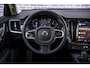 Volvo V90 2.0 T8 Plug-in hybrid AWD Ultra Dark | Trekhaak | Panoramadak | 360 Camera | Gelaagd Glas | Stoel en Stuurverwarming | Head Up Display | Leder Dashboard |