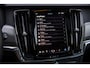 Volvo V90 2.0 T8 Plug-in hybrid AWD Ultra Dark | Trekhaak | Panoramadak | 360 Camera | Gelaagd Glas | Stoel en Stuurverwarming | Head Up Display | Leder Dashboard |