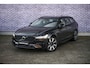 Volvo V90 2.0 T8 Plug-in hybrid AWD Ultra Dark | Trekhaak | Panoramadak | 360 Camera | Gelaagd Glas | Stoel en Stuurverwarming | Head Up Display | Leder Dashboard |