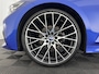 BMW 3-Serie 320i M-Sportpack High Executive (INCL-BTW) *LEATHER-ALCANTARA | FULL-LED | DIGI-COCKPIT | HEATED-SPORTSEATS | BLIND-SPOT | HIFI-SOUND | KEYLESS | NAVI-FULLMAP | ECC | PDC | CRUISE | AMBIENT-LIGHT | SHIFT-PADDLES | 20''ALU*