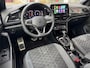 Volkswagen T-Roc 1.5 TSI 150pk 7-DSG R-Line Edition | Panoramadak | Black Style Pakket | Apple Carplay | Android auto | 19inch | LED Matrix
