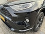 Toyota RAV4 2.5 HYBRID AWD BLACK EDITION ALARMKLASSE-3 PANODAK TREKHAAK 1650KG-TREKGEW JBL-AUDIO BLIND-SPOT PARK-SENSOREN STOELVERW 360° CAMERA EL-STOEL NL-AUTO UNIEKE KM-STAND