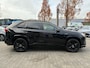 Toyota RAV4 2.5 HYBRID AWD BLACK EDITION ALARMKLASSE-3 PANODAK TREKHAAK 1650KG-TREKGEW JBL-AUDIO BLIND-SPOT PARK-SENSOREN STOELVERW 360° CAMERA EL-STOEL NL-AUTO UNIEKE KM-STAND