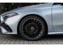 Mercedes-Benz A-klasse 180 Business Solution AMG | Panoramaschuifdak | Premium Plus | Head-Up | MULTIBEAM LED | Dodehoekassistent | 19 inch AMG-velgen |