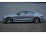 Volvo S60 B4 Plus Dark | Pano. Dak | Lightning Pack | Standkachel | Nappa Open Grid | Power Seats | Exterior Styling Kit |