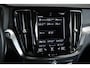 Volvo V60 B3 Momentum Advantage |Adaptive Cruise Control | BLIS | Stoelverwarming | Harman Kardon Premium Audio | Parkeercamera | Parkeersensoren voor + achter | Dealeronhouden | Navigatie | Apple Carplay/Android Auto