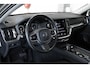 Volvo V60 B3 Momentum Advantage |Adaptive Cruise Control | BLIS | Stoelverwarming | Harman Kardon Premium Audio | Parkeercamera | Parkeersensoren voor + achter | Dealeronhouden | Navigatie | Apple Carplay/Android Auto