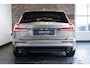 Volvo V60 B3 Momentum Advantage |Adaptive Cruise Control | BLIS | Stoelverwarming | Harman Kardon Premium Audio | Parkeercamera | Parkeersensoren voor + achter | Dealeronhouden | Navigatie | Apple Carplay/Android Auto