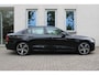 Volvo S60 B3 Mild Hybrid R-Design | Premium audio by Harman Kardon | Verwarmbare voorstoelen | DAB | Elektrisch verstelbare bestuurdersstoel met geheugenfunctie | Blind spot | Adaptive cruise control | Dealer onderhouden | 19 inch lichtmetalen velgen | Stuurverwarming | Achteruitrij camera |