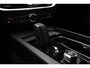 Volvo S60 B3 Mild Hybrid R-Design | Premium audio by Harman Kardon | Verwarmbare voorstoelen | DAB | Elektrisch verstelbare bestuurdersstoel met geheugenfunctie | Blind spot | Adaptive cruise control | Dealer onderhouden | 19 inch lichtmetalen velgen | Stuurverwarming | Achteruitrij camera |