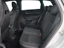 Skoda Karoq 1.5 TSI Sportline | Trekhaak | Stoelverwarming | Camera | Carplay | Virtual Cockpit | Sportstoelen | Navigatie | Full LED | Parkeerhulp | Sfeerverlichting | Climate control | Cruise control