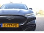 Ford Mustang Mach-E RWD 75 kWh | Climate Control | Adaptieve Cruise Control | Achteruirijcamera | Dodehoek Sensoren | Elektrischbedienbare Kofferklep | Apple Carplay/Android Auto |