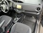 Toyota Yaris 1.5 Hybrid Executive | Navigatie | Licht metalen velgen | Parkeercamera | Armsteun voor |