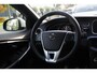 Volvo V40 2.0 T2 R-Design - LEDER/ALCANTARA - HARMAN KARDON - LED - NAVI - DIGITALCOCKPIT - STOEL VERW - VERW VOORUIT - 1E EIG!