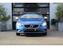 Volvo V40 2.0 T2 R-Design - LEDER/ALCANTARA - HARMAN KARDON - LED - NAVI - DIGITALCOCKPIT - STOEL VERW - VERW VOORUIT - 1E EIG!