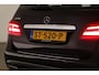 Mercedes-Benz B-klasse 180 Business Solution AMG Upgrade Edition | HALF LEDER | STOELVERWARMING | NAVIGATIE