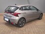 Hyundai i20 1.0 T-GDI Comfort Camera | Stuur & Stoelverwarming | 16" Lichtmetaal | Carplay | Airco | Cruise | DAB | Digitaal Dashboard | Achteruitrijcamera | Airco | Apple Carplay/Android Auto|telefoonintegratie premium