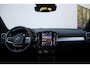 Volvo XC40 B4 197PK AUT7 Plus Dark | Premium audio by Harman Kardon | Power Seats | Verwarmbare voorstoelen + stuurwiel | Parkeercamera achter | Park Assist voor + achter | Apple Carplay | 18" Lichtmetalen wielen