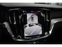 Volvo V60 T6 350PK Plug-in hybrid AWD Plus Bright | Adaptieve Cruise Control met Pilot Assist | Premium audio by Harman Kardon | 360 graden camera | 19" Lichtmetalen velgen | Panoramisch schuif-/kanteldak | Stoelverwarming | Elektrische voorstoelen met geheugen | Stuurwielverwarming | Semi-elektrische trekhaak |