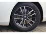 Volvo V40 1.5 T2 Nordic+ | Climate Control | Stoelverwarming | Afn. trekhaak | Panoramadak | Volvo Guard Alarm | Parkeerverwarming | Lederen bekleding | Elektr. verstelbare bestuurdersstoel incl. memory | Volvo on Call | LED koplampen | Key-less entry | Parkeersensoren voor + achter | Parkeercamera | All seasonbanden | High Performance Audio |