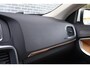 Volvo V40 1.5 T2 Nordic+ | Climate Control | Stoelverwarming | Afn. trekhaak | Panoramadak | Volvo Guard Alarm | Parkeerverwarming | Lederen bekleding | Elektr. verstelbare bestuurdersstoel incl. memory | Volvo on Call | LED koplampen | Key-less entry | Parkeersensoren voor + achter | Parkeercamera | All seasonbanden | High Performance Audio |