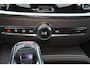Volvo S60 Recharge T6 AWD Plus Dark - Panorama/schuifdak - IntelliSafe Assist & Surround - 360º Camera - Harman/Kardon audio - Adaptieve LED koplampen - Verwarmde voorstoelen, stuur & achterbank - Parkeersensoren voor & achter - Elektr. bedienb. voorstoelen met geheugen - Elektr. inklapbare trekhaak - 19' LMV