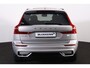 Volvo XC60 T6 Recharge AWD R-Design - Panorama/schuifdak - IntelliSafe Assist & Surround - Harman/Kardon audio - Adaptieve LED koplampen - Parkeercamera achter - Verwarmde voorstoelen & stuur - Parkeersensoren voor & achter - Elektr. bedienb. voorstoelen met geheugen - Head up display - Extra getint glas - Elektr. inklapbare trekhaak - 21' LMV