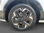 Kia Niro EV Edition 64.8 kWh | Trekhaak | Stoel- en stuurverwarming | Achteruitrijcamera | Parkeersensoren voor- en achter | Navi | Apple/Android Carplay | Adaptive Cruise Control | Keyless entry