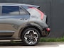 Kia Niro DynamicPlusLine 64.8 kWh | OPEN DAK | HEAD UP | LEDER | STOEL/STUURVERW. | AD. CRUISE | LED | EL. KLEP | PDC V+A | LMV 17 INCH