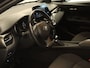 Toyota C-HR 1.8 Hybrid Active Plus - ACHTERUITRIJCAMERA - AIRCO (AUTOMATISCH) - BLUETOOTH TELEFOONVOORBEREIDING - CRUISE CONTROL - EXTRA GETINT GLAS ACHTER - LICHT METALEN VELGEN 17" INCH - VOLLEDIG HOMMEL ONDERHOUDEN!