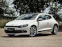 Volkswagen Scirocco 1.4 TSI Highline | UNIEK! | 14.000 KM | 1e eig. |Volledige historie | Navi | Panorama | Xenon | H.Leder |