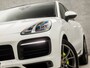 Porsche Cayenne Coupé 3.0 E-Hybrid SportDesign 463Pk Automaat (FACELIFT, SPORTCHRONO PAKKET, PANORAMADAK, ALCANTARA STUUR EN HEMEL, APPLE CARPLAY, LUCHTVERING, KUIPSTOELEN, SFEERVERLICHTING,