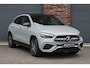 Mercedes-Benz GLA 250 e AMG Line | Panoramadak | Burmester | Distronic | Memory | Trekhaak | Keyless Go | Camera | Sfeerverlichting | Dodehoekassistent |