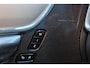 Volvo V90 T6 Recharge AWD Plus Dark - IntelliSafe Assist & Surround - 360º Camera - Harman/Kardon audio - Adaptieve LED koplampen - Verwarmde voorstoelen, stuur & achterbank - Parkeersensoren voor & achter - Elektr. bedienb. voorstoelen met geheugen - Extra getint glas - Elektr. inklapbare trekhaak - 19' LMV