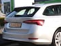 Skoda Octavia Combi 1.0 TSI 110pk Business Edition | Trekhaak | Elektrische achterklep | Getint glas achter | Parkeersensoren | Navigatie |